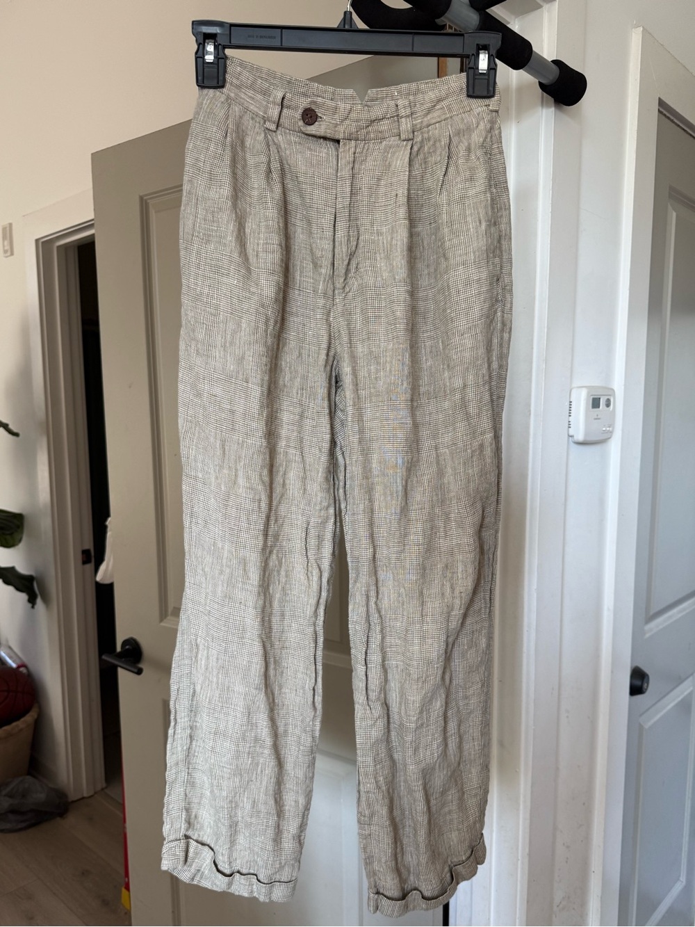 Vintage GAP Women's Pleated Linen-Blend Trousers — Light Tan